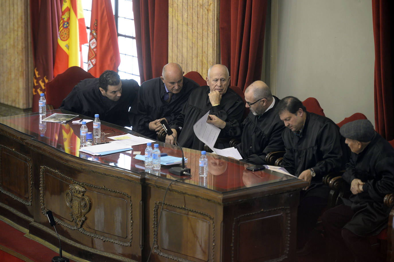 El Consejo de Hombres Buenos celebró ayer en el Salón de Plenos del Ayuntamiento de Murcia una sesión ordinaria.