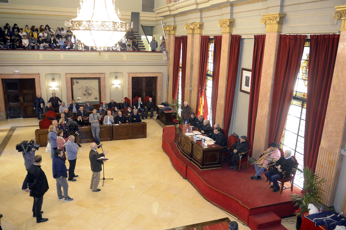 El Consejo de Hombres Buenos celebró ayer en el Salón de Plenos del Ayuntamiento de Murcia una sesión ordinaria.