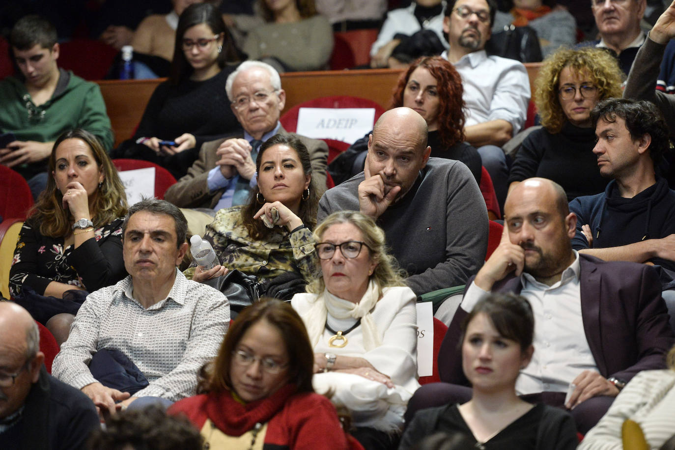 Asociaciones de padres, de usuarios de la sanidad y organizaciones de atención a adicciones reclaman medidas para frenar «un problema de salud pública».