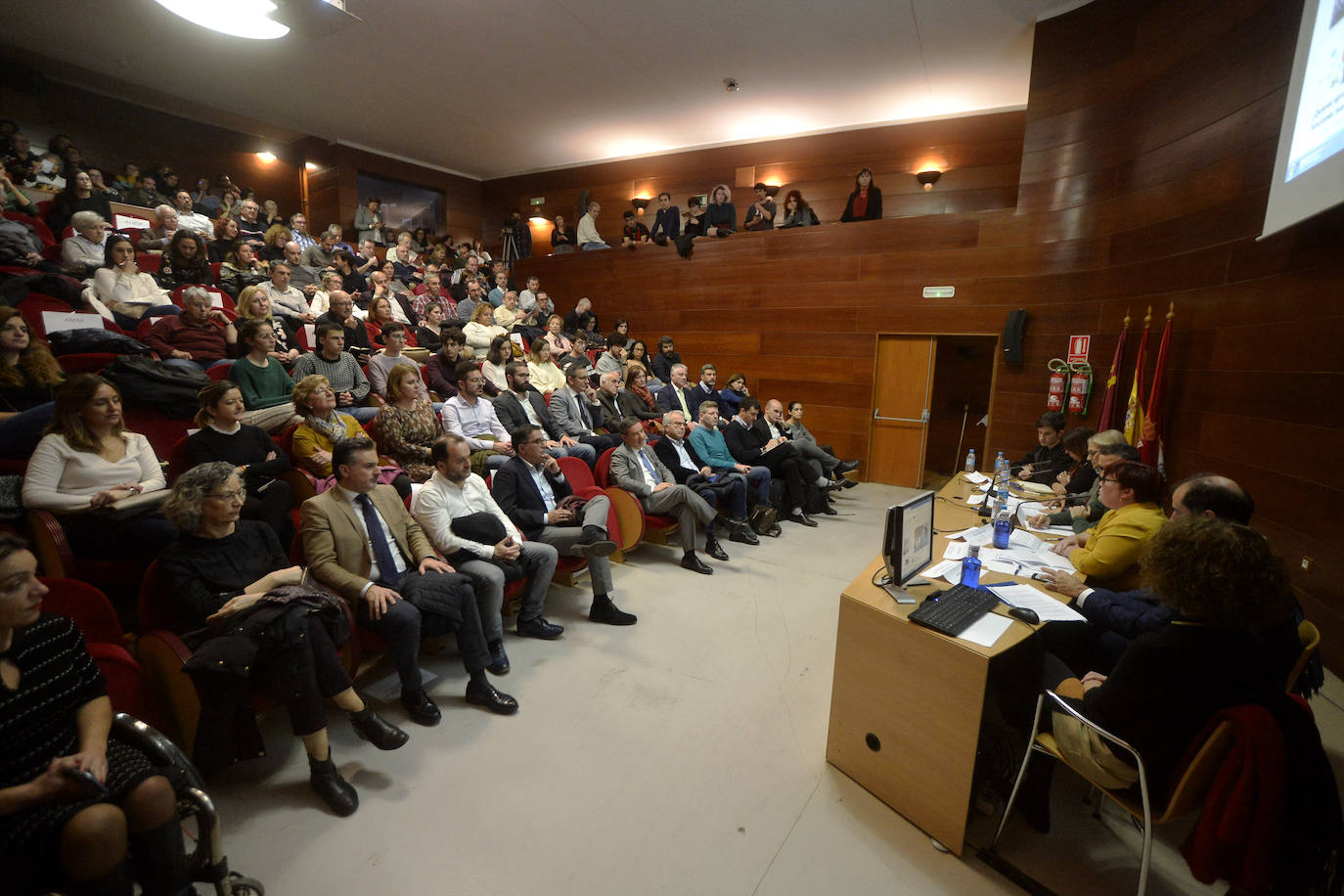 Asociaciones de padres, de usuarios de la sanidad y organizaciones de atención a adicciones reclaman medidas para frenar «un problema de salud pública».