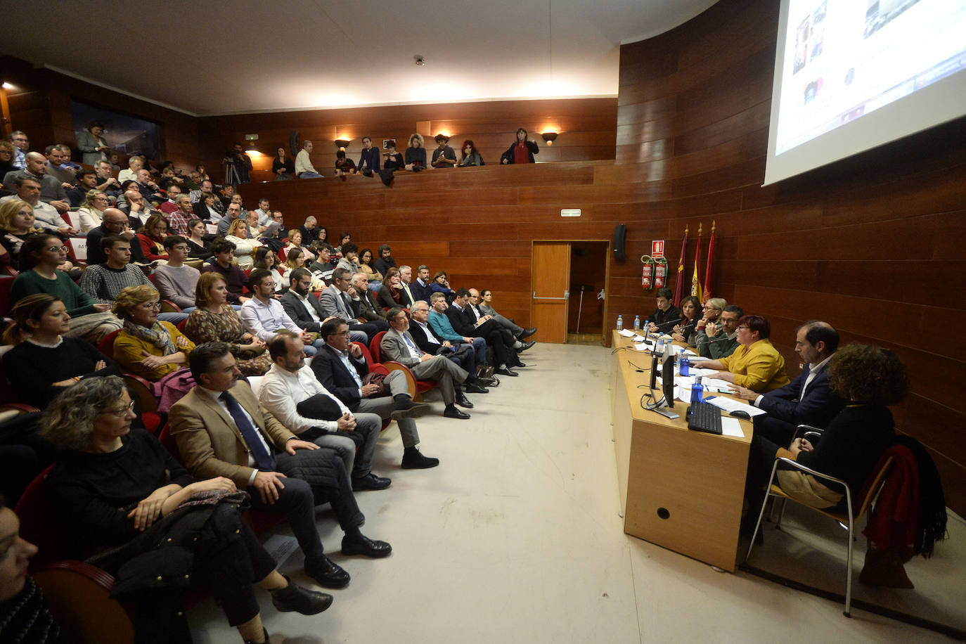 Asociaciones de padres, de usuarios de la sanidad y organizaciones de atención a adicciones reclaman medidas para frenar «un problema de salud pública».