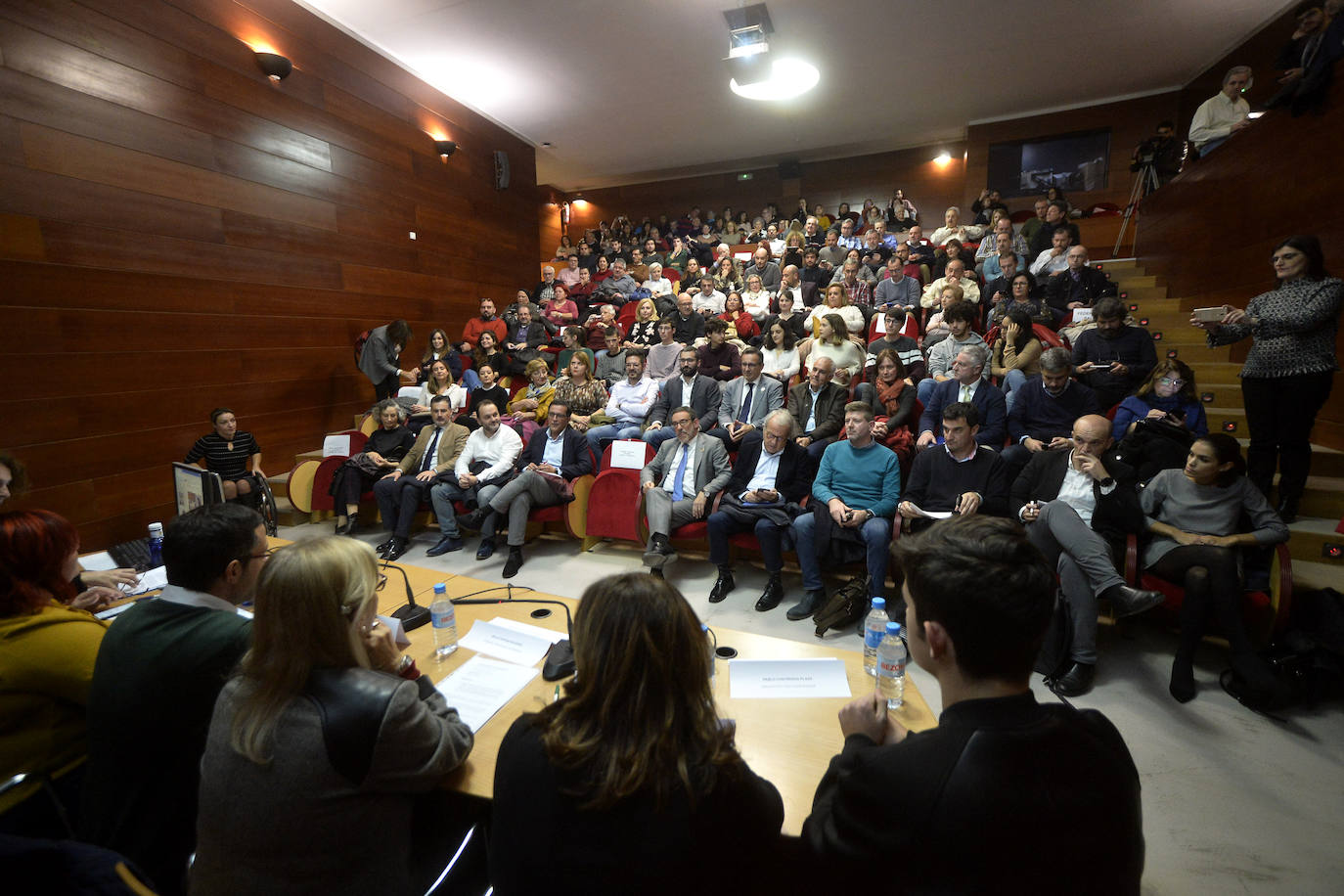 Asociaciones de padres, de usuarios de la sanidad y organizaciones de atención a adicciones reclaman medidas para frenar «un problema de salud pública».