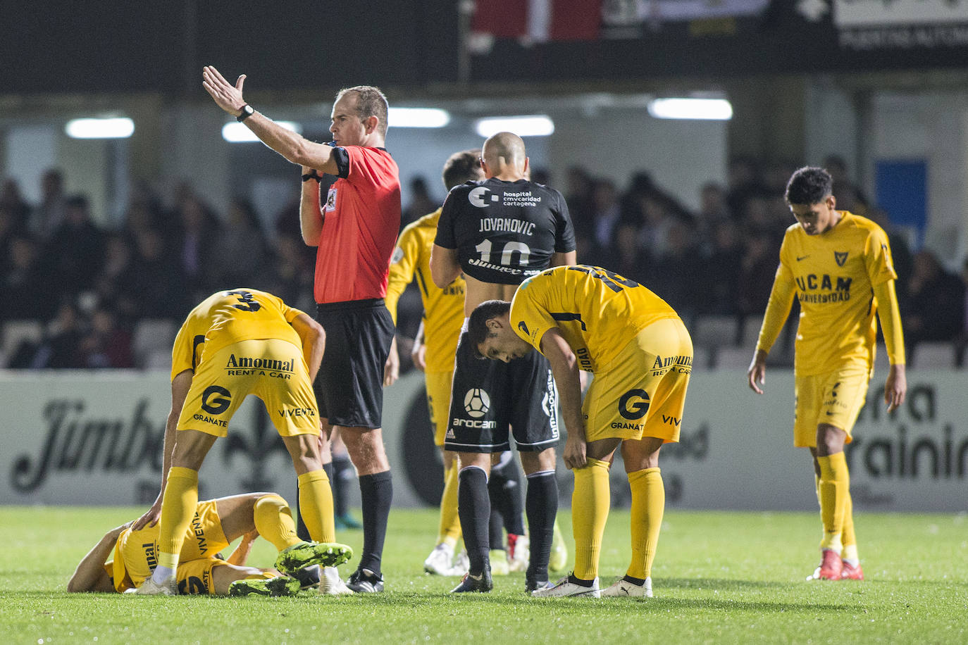 El Cartagena se lleva el partido contra el UCAM Murcia sin demasiada brillantez, pero consigue olvidar su derrota ante el Real Murcia y seguir líder