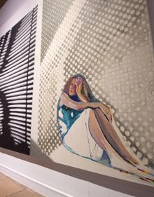 Imagen secundaria 2 - Arriba, dos figuras de la escultura 'Staring at the sea III', de Juan Muñoz; piezas de la 'Habitación de bambú', de Cristina Iglesias, y 'Mal de hem', de Victoria Civera.