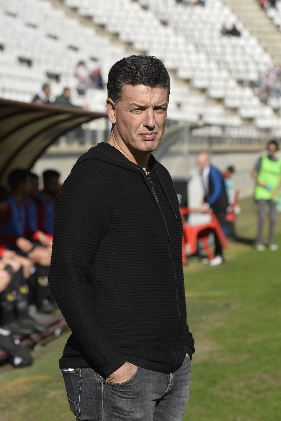 El equipo de Sandroni tira de oficio para llevarse los tres puntos del Enrique Roca, en un duelo en el que los granas no tuvieron ni fútbol ni acierto