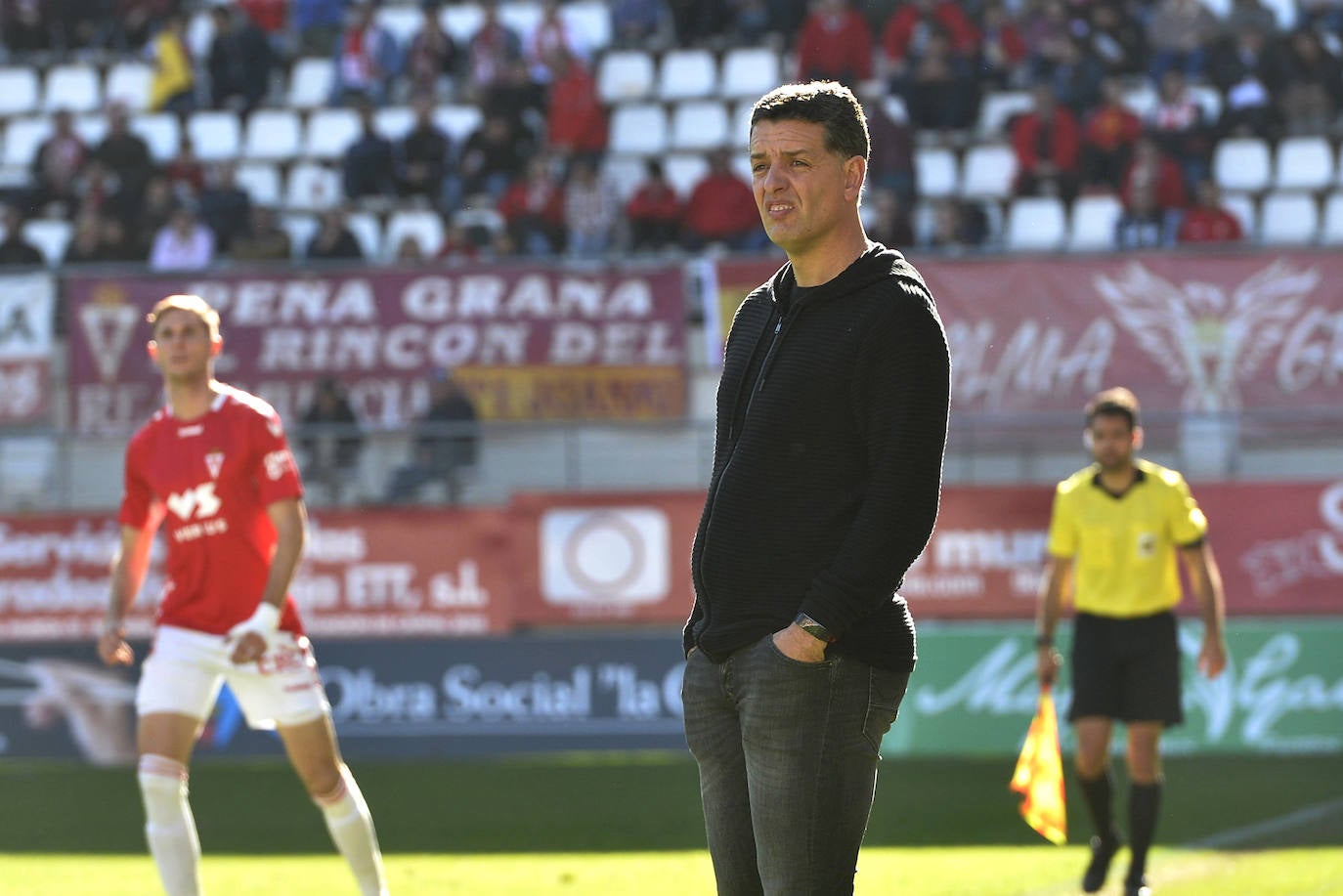 El equipo de Sandroni tira de oficio para llevarse los tres puntos del Enrique Roca, en un duelo en el que los granas no tuvieron ni fútbol ni acierto