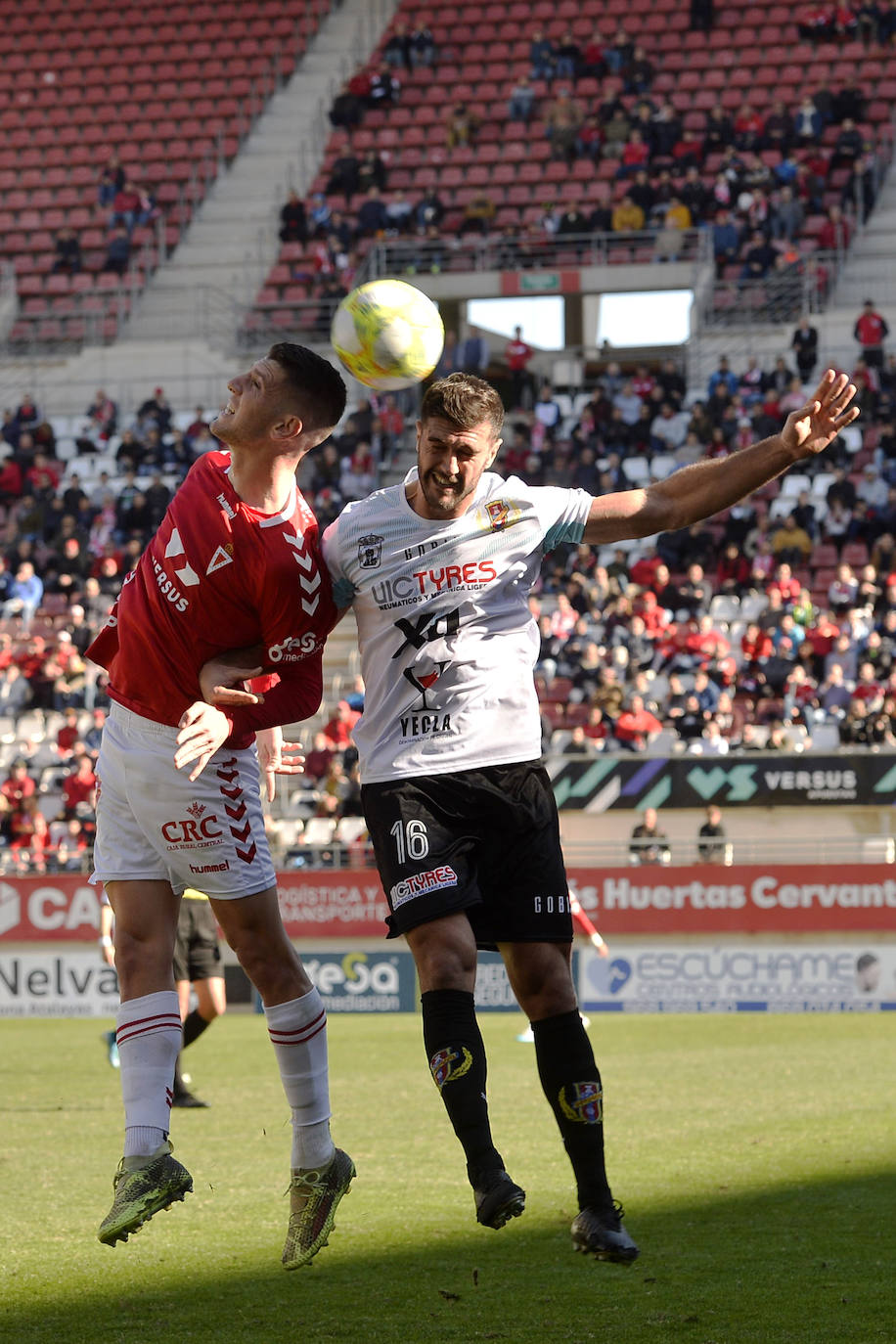 El equipo de Sandroni tira de oficio para llevarse los tres puntos del Enrique Roca, en un duelo en el que los granas no tuvieron ni fútbol ni acierto