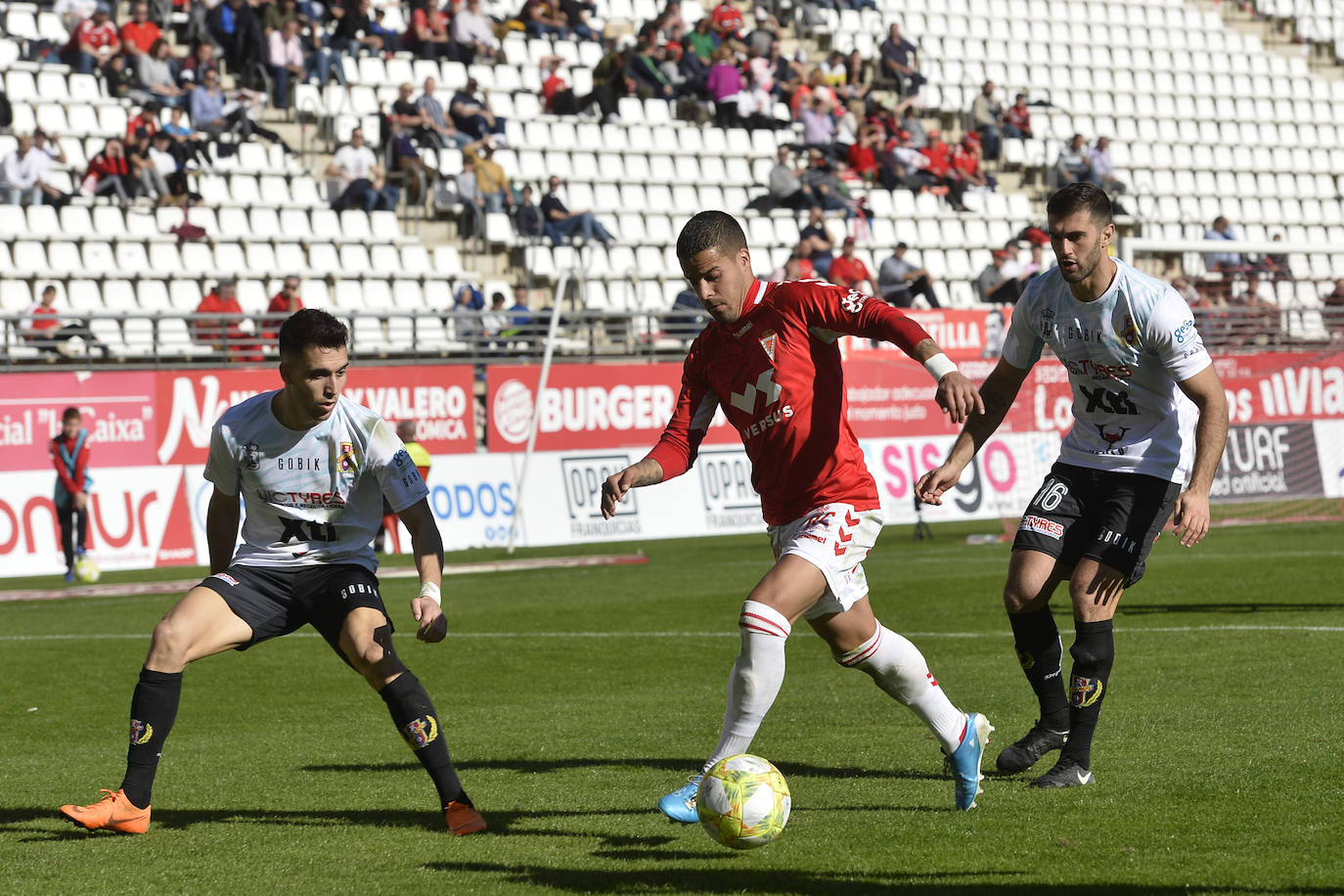 El equipo de Sandroni tira de oficio para llevarse los tres puntos del Enrique Roca, en un duelo en el que los granas no tuvieron ni fútbol ni acierto