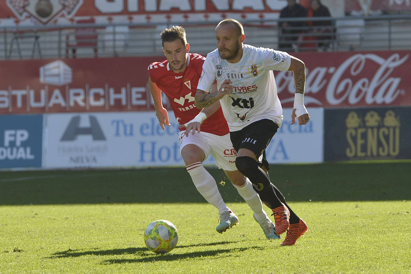 El equipo de Sandroni tira de oficio para llevarse los tres puntos del Enrique Roca, en un duelo en el que los granas no tuvieron ni fútbol ni acierto