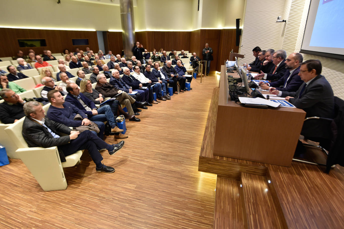 El presidente del Scrats, Lucas Jiménez, critica «cierta prepotencia» que les llega desde Madrid a su preocupación