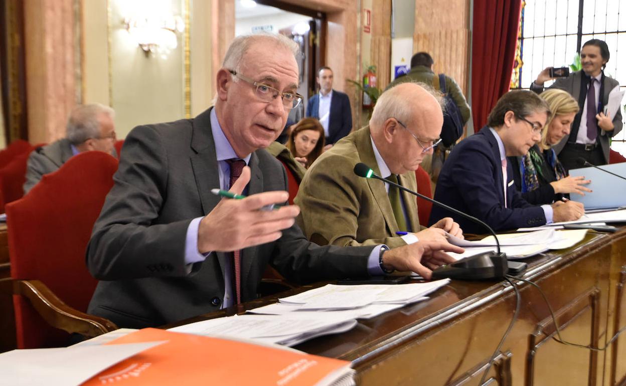 Sesión plenaria en el Consistorio, este jueves.