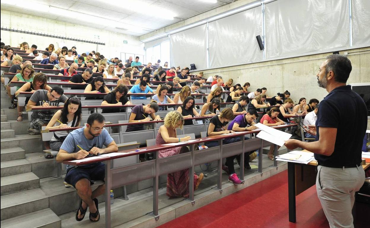 Imagen de las pruebas de una de las últimas convocatorias de empleo público del Ayuntamiento de Murcia.