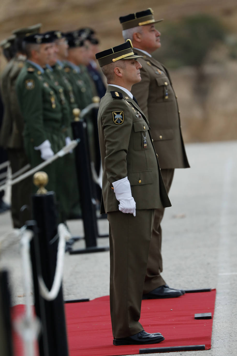 Las instalaciones del acuartelamiento de Santa Bárbara, en la pedanía murciana de Javalí Nuevo, acogieron este viernes la ceremonia de entrega de mando del Regimiento de Infantería 'Zaragoza nº5', en la que tomó posesión del cargo el coronel Francisco Herrera Cruz, que ha venido a reemplazar a José Ruipérez. 