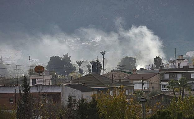 Imagen de una quema agrícola en Murcia, tomada el jueves entre Algezares y Beniaján. 