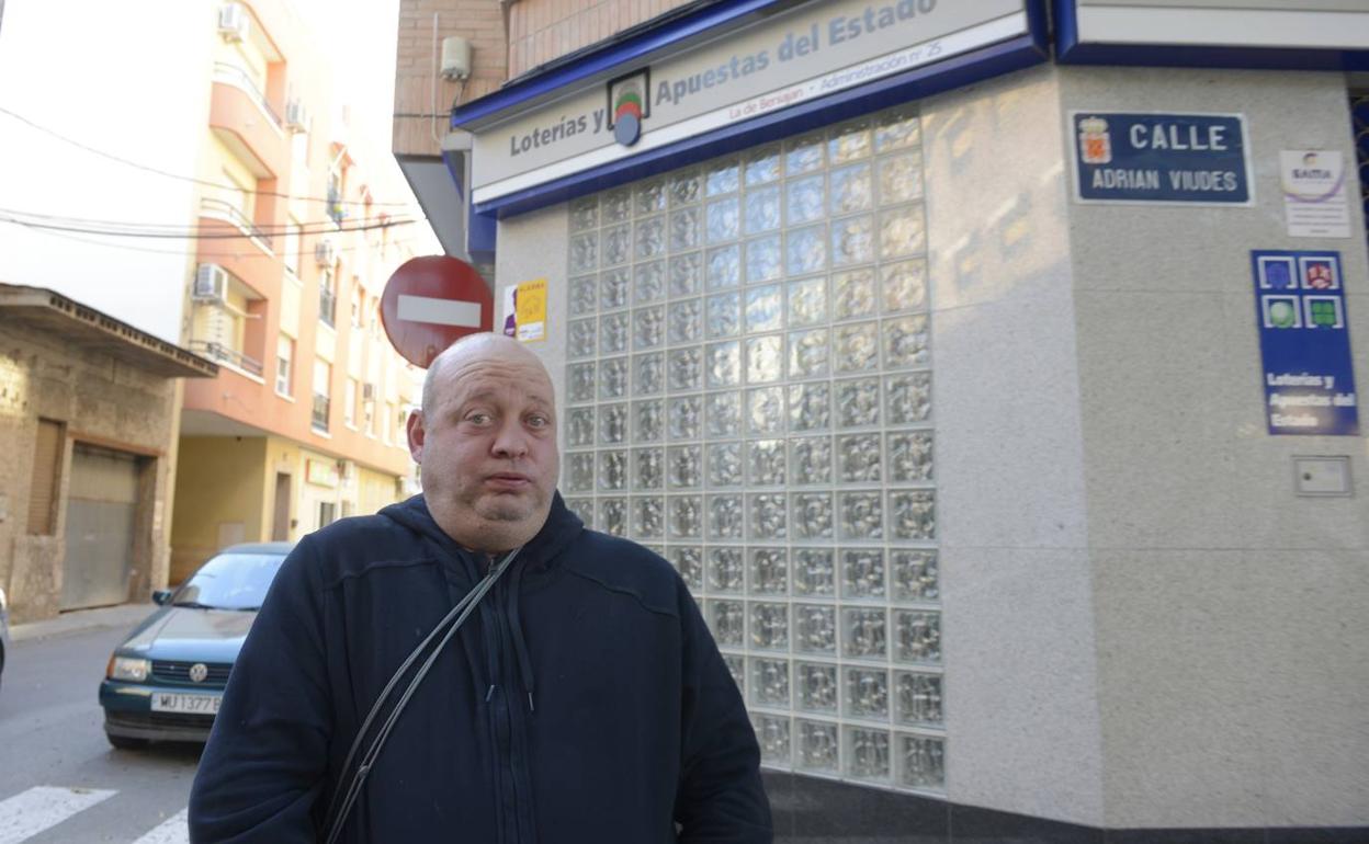 Uno de los agraciados en la administración de Beniaján.