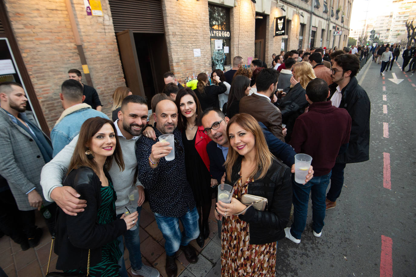 Miles de personas tomaron las calles este martes desde la hora de comer para celebrar la Nochebuena junto a familiares y amigos