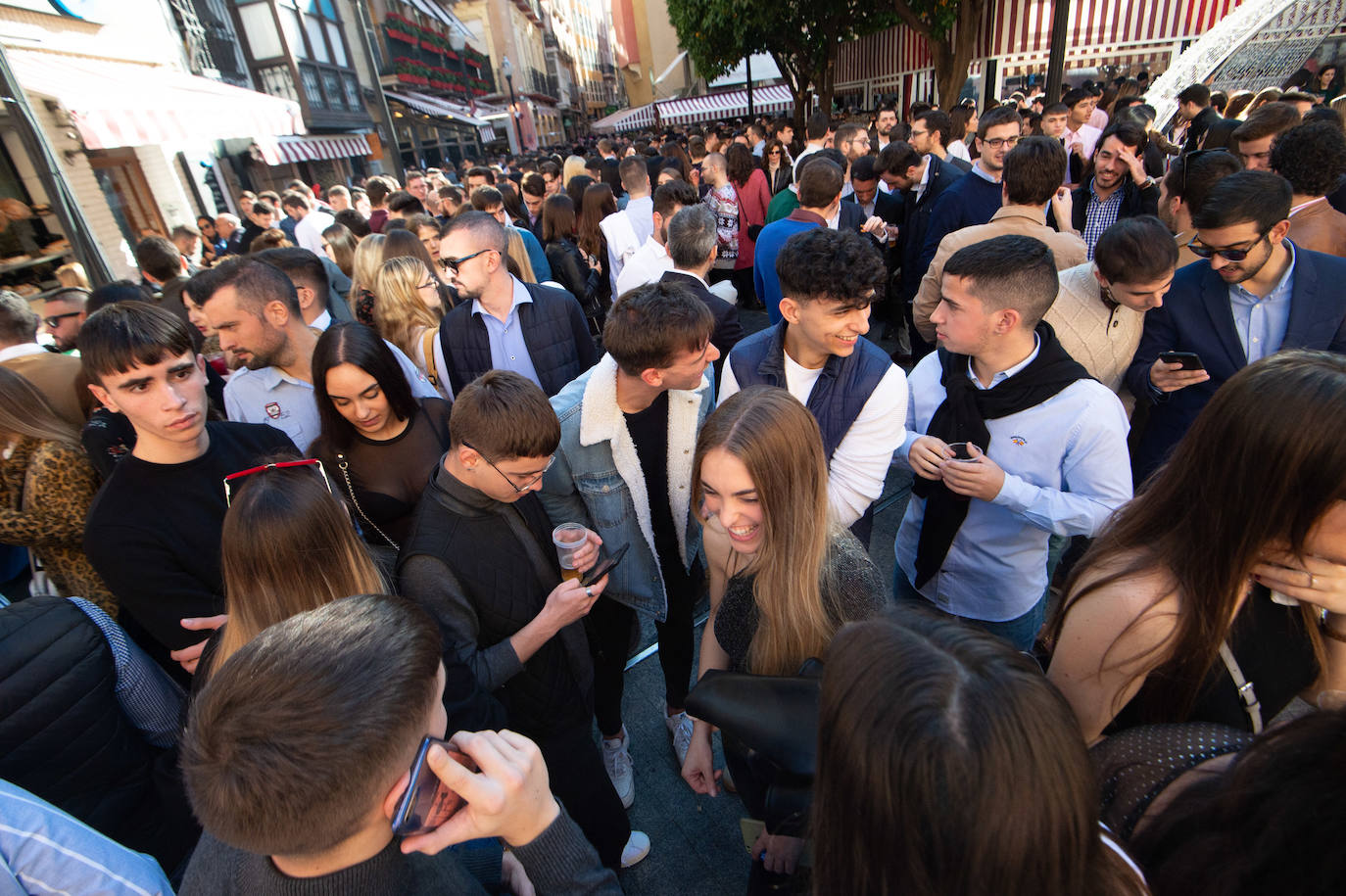 Miles de personas tomaron las calles este martes desde la hora de comer para celebrar la Nochebuena junto a familiares y amigos