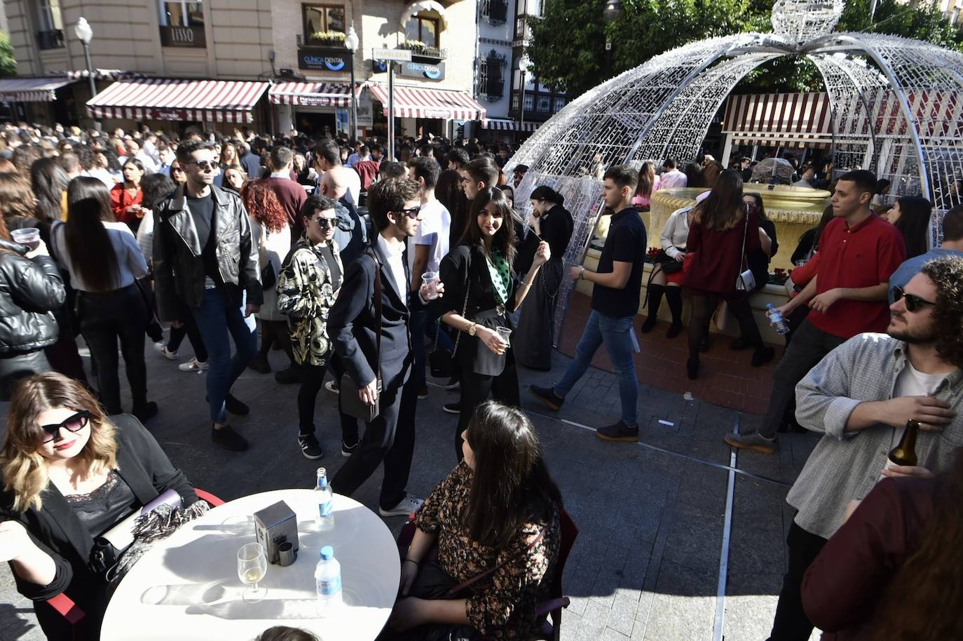 Miles de personas tomaron las calles este martes desde la hora de comer para celebrar la Nochebuena junto a familiares y amigos