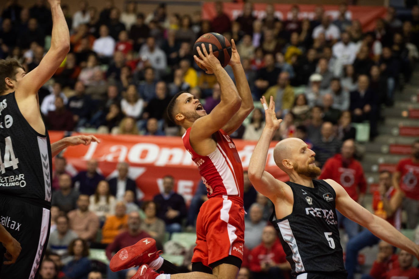 El UCAM cedió por la mínima un desastroso partido contra un Bilbao menos malo para sumar su séptima derrota seguida