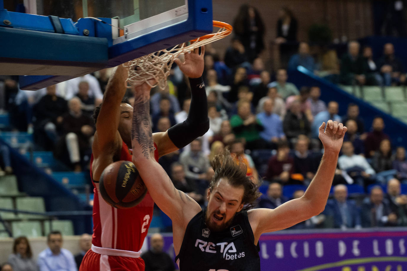 El UCAM cedió por la mínima un desastroso partido contra un Bilbao menos malo para sumar su séptima derrota seguida