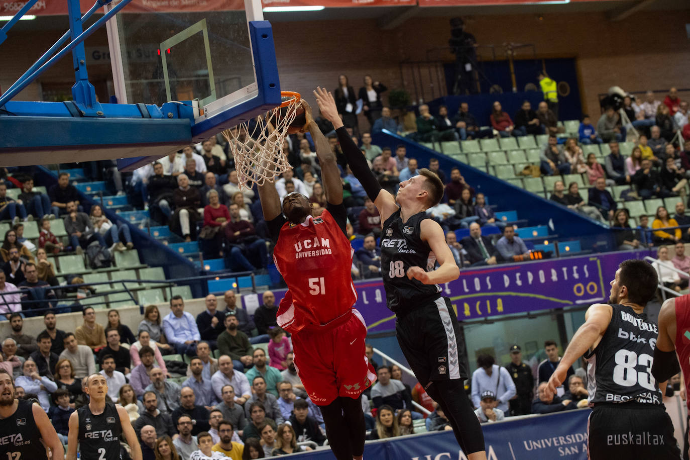 El UCAM cedió por la mínima un desastroso partido contra un Bilbao menos malo para sumar su séptima derrota seguida