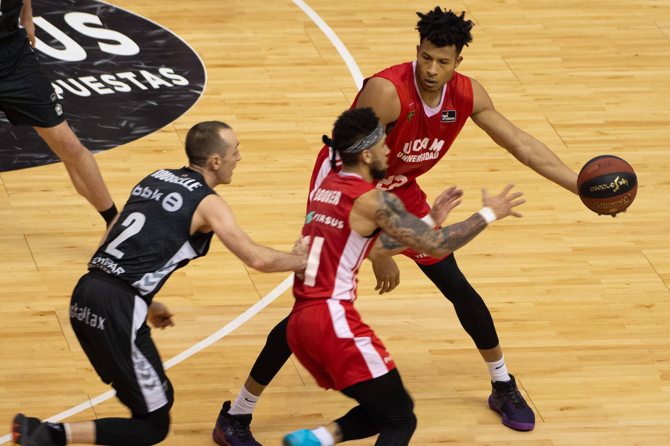 El UCAM cedió por la mínima un desastroso partido contra un Bilbao menos malo para sumar su séptima derrota seguida