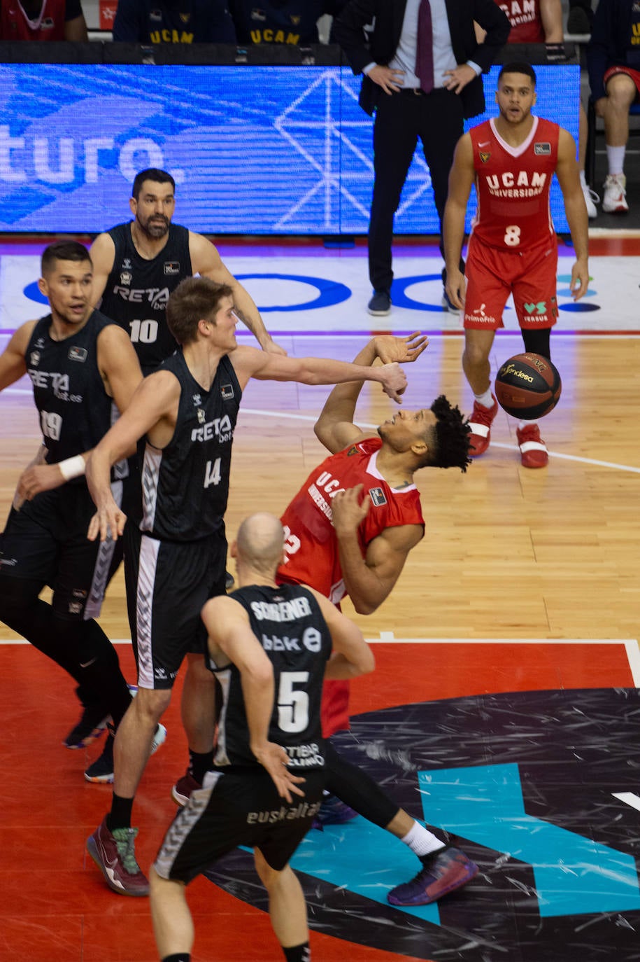 El UCAM cedió por la mínima un desastroso partido contra un Bilbao menos malo para sumar su séptima derrota seguida