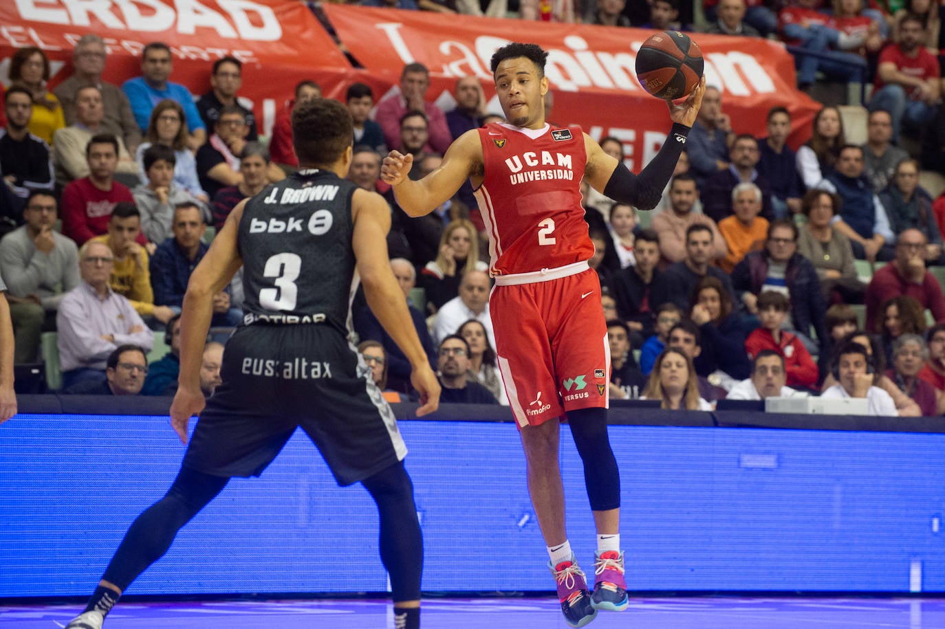 El UCAM cedió por la mínima un desastroso partido contra un Bilbao menos malo para sumar su séptima derrota seguida