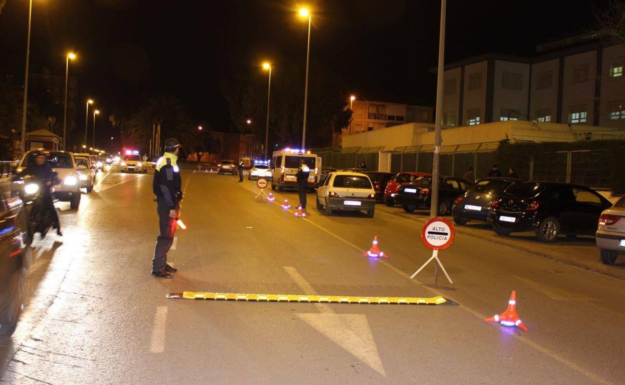 Control de alcoholemia de la Policía Local en una imagen de archivo. 