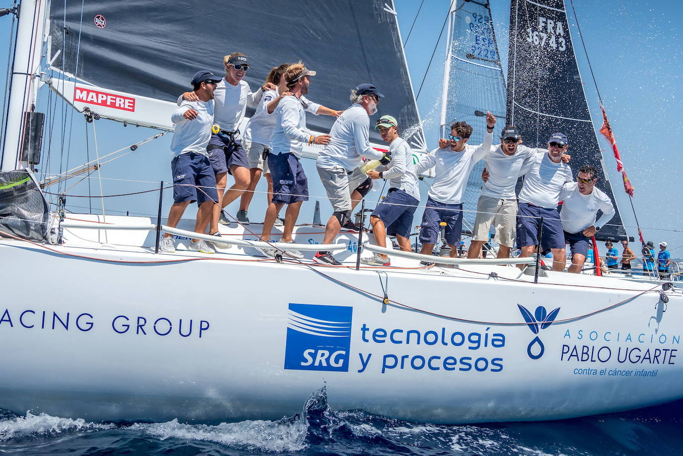 04-08-2019. ‘El Carmen’ toca el cielo en aguas de Palma. ‘El Carmen Elite Sails’ (RCR Cartagena) entra en la historia de la Copa del Rey de vela, tras coronarse en ORC 2 en el que es su primer triunfo. El barco patroneado por José Coello bajo la grímpola del RCR Cartagena logra la victoria a pesar de la presión: fue líder el primer día, luego perdió la primera plaza y en las series finales apretó y se mostró superior al resto. El cartagenero ‘Nemox’, de José Francisco Romero, se cuelga la clase Corinthian (no profesionales) y logra un octavo puesto en la general absoluta de la flota ORC 3. :: Nico Martínez