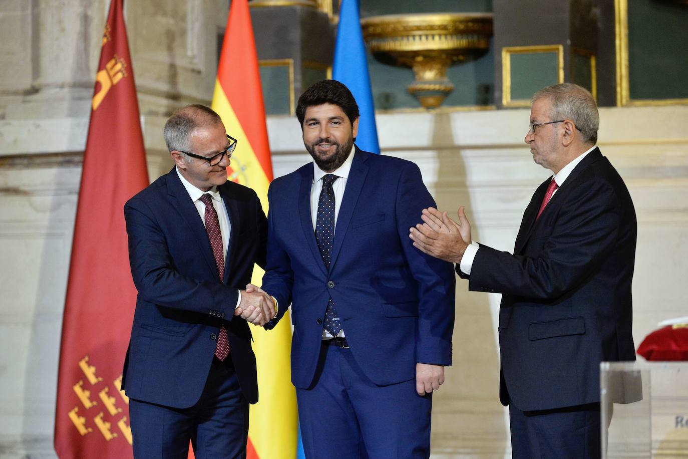 30-07-2019. Cs y Vox aúpan a Miras a la Presidencia. Fernando López Miras toma posesión de su cargo en la iglesia desacralizada de San Esteban y con la presencia del ministro de Cultura, José Guirao. Investido al segundo intento, el presidente logra el respaldo de Vox y Cs en el primer Gobierno regional de coalición. :: Nacho García / AGM