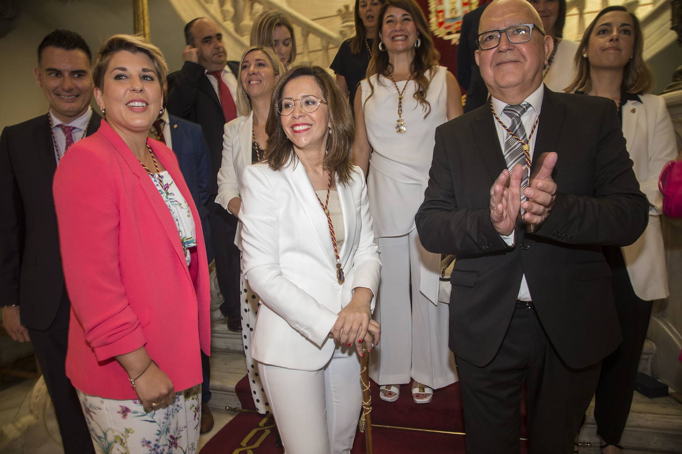 16-06-2019. Alianza entre el PP y el PSOE para arrebatar la Alcaldía a MC. La socialista Ana Belén Castejón se rebela contra las órdenes de su partido y pacta con el PP. El PSRM amenaza de expulsión a la alcaldesa y a los otros cinco ediles socialistas por formar un tripartito con los populares y Cs que deja fuera del poder a José López, de Movimiento Ciudadano, que fue el más votado. La popular Noelia Arroyo será la primera edil los dos últimos años, tras el acuerdo para el aislamiento institucional de MC ante «la violencia verbal y física» de su líder. :: J. M. Rodríguez / AGM