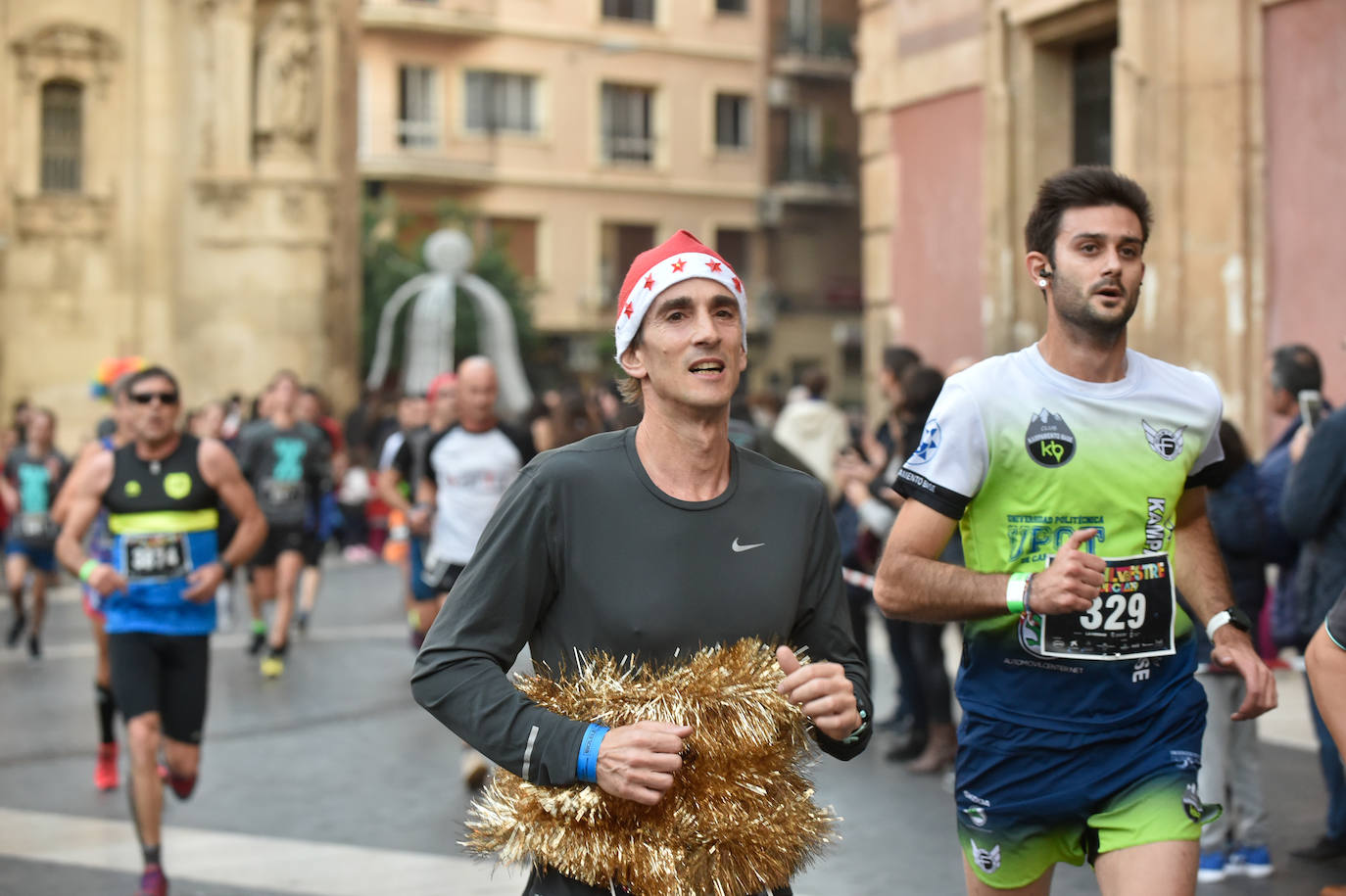 Miles de corredores despiden el año en la prueba que organiza LA VERDAD. 