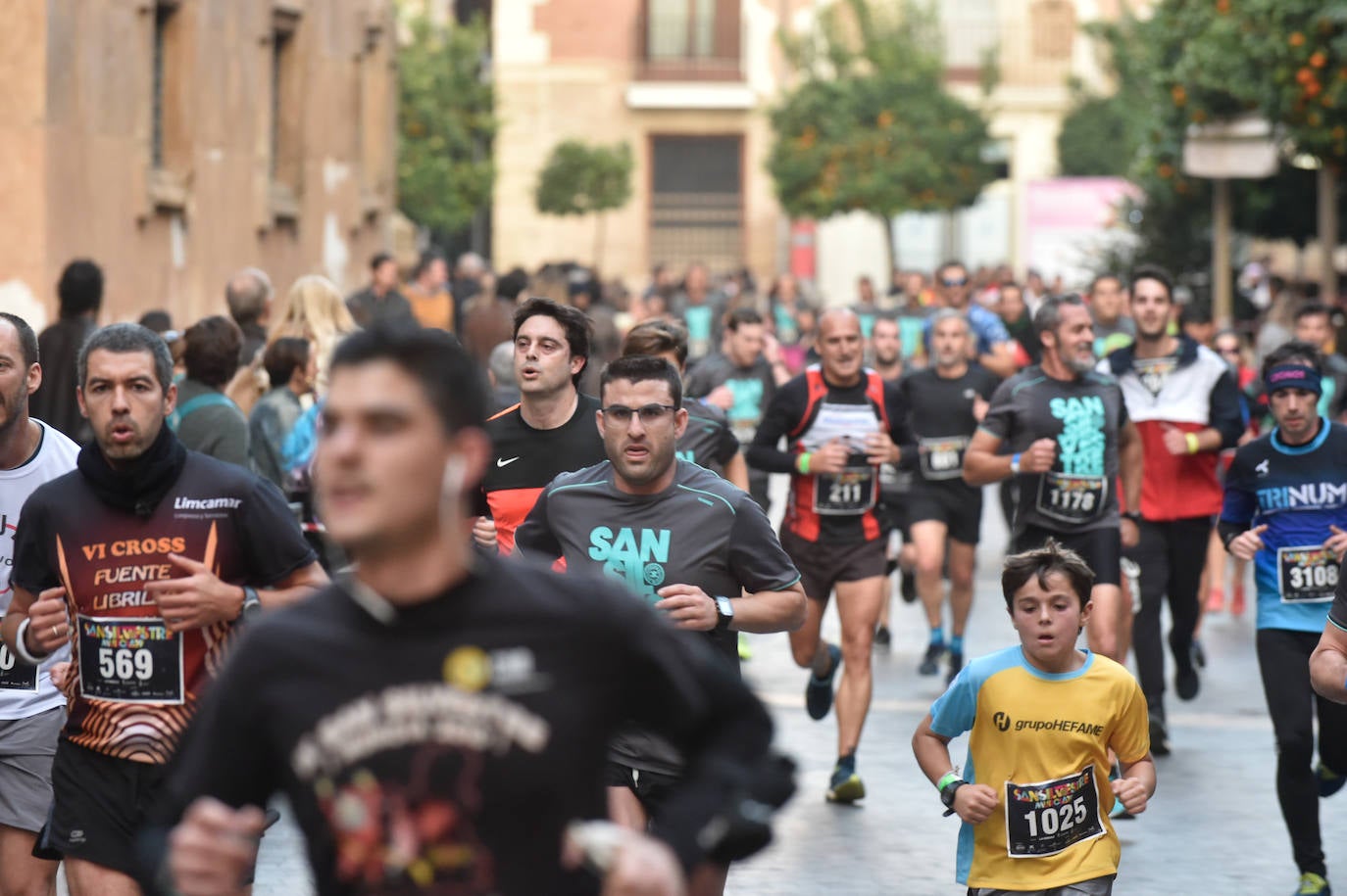 Miles de corredores despiden el año en la prueba que organiza LA VERDAD. 