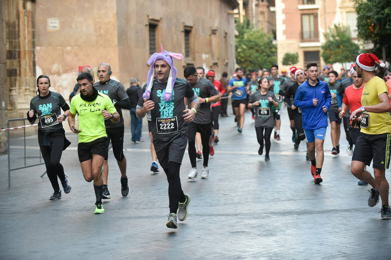 Miles de corredores despiden el año en la prueba que organiza LA VERDAD. 