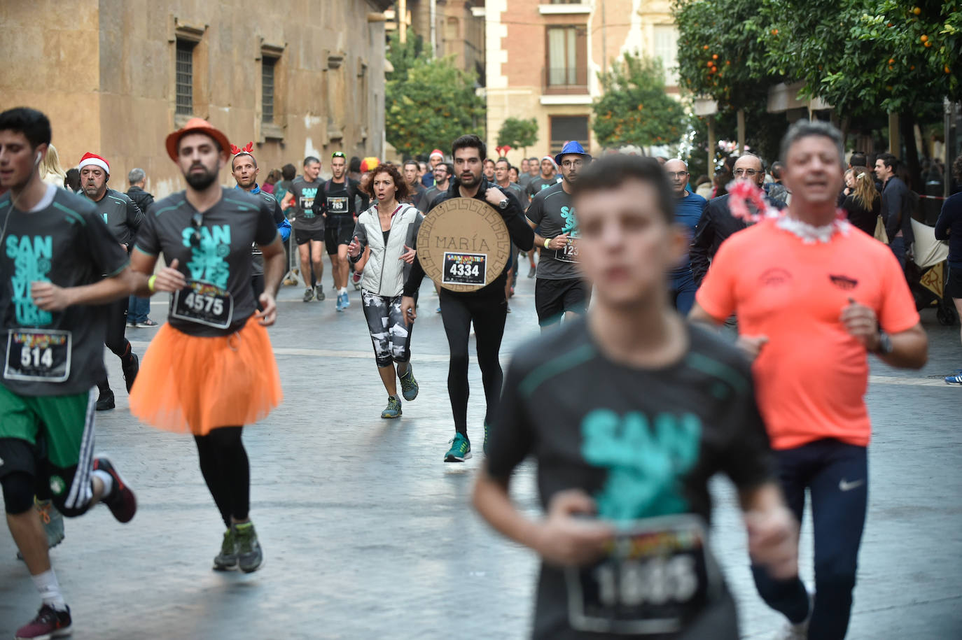 Miles de corredores despiden el año en la prueba que organiza LA VERDAD. 