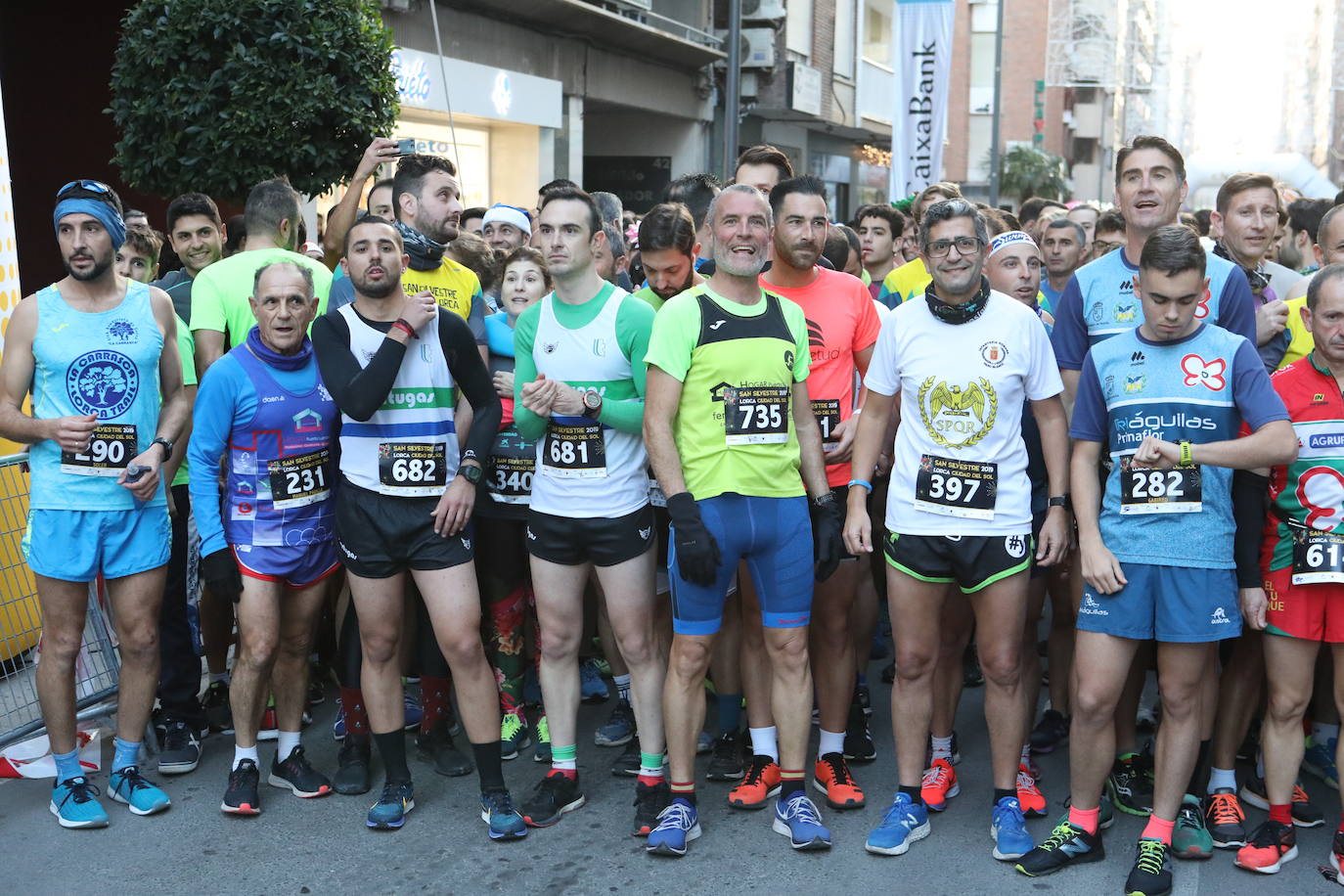 Fotos: Gran ambiente y muchos disfraces en la salida de la San Silvestre de Lorca