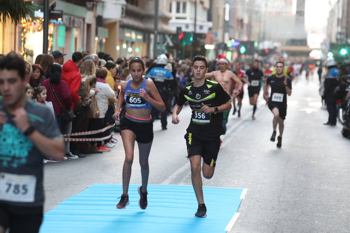 La séptima edición de la carrera que cierra el año contó con la participación de más de 1.000 personas