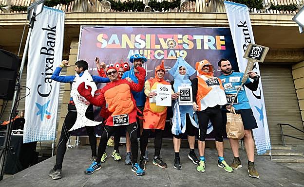Galería. El 'photocall' estuvo muy concurrido antes de arrancar la carrera.