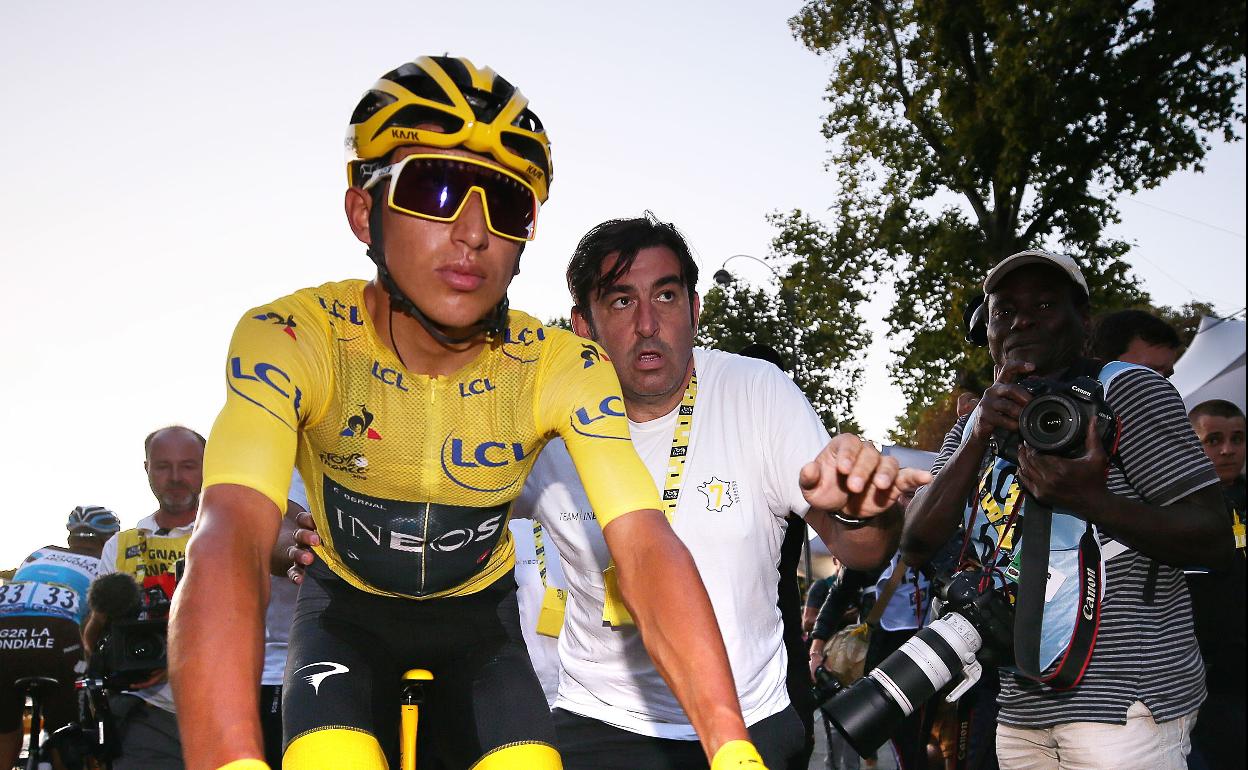 Egan Bernal, con el maillot amarillo del Tour de Francia.
