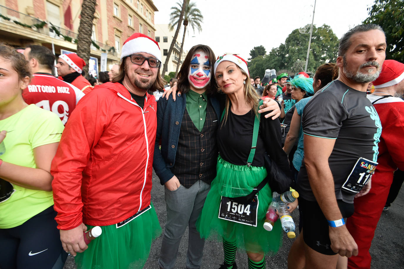 Los corredores optaron una edición más por vestir todo tipo de trajes durante la prueba