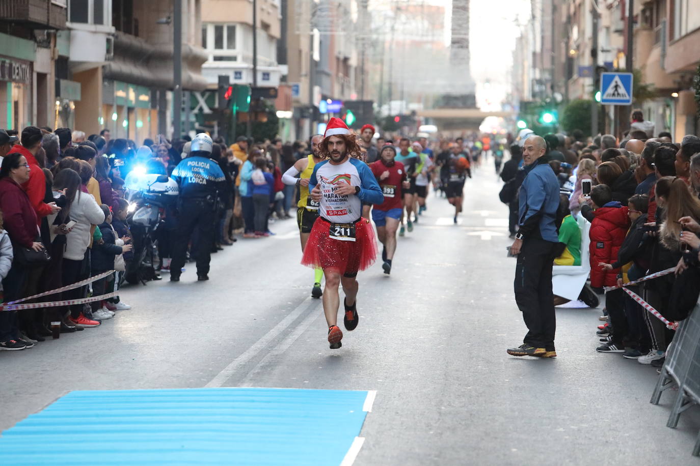 Más de 1.000 personas se unieron a la última carrera del año. 