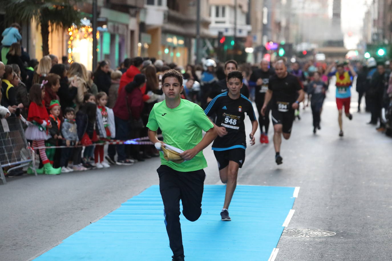 Más de 1.000 personas se unieron a la última carrera del año. 