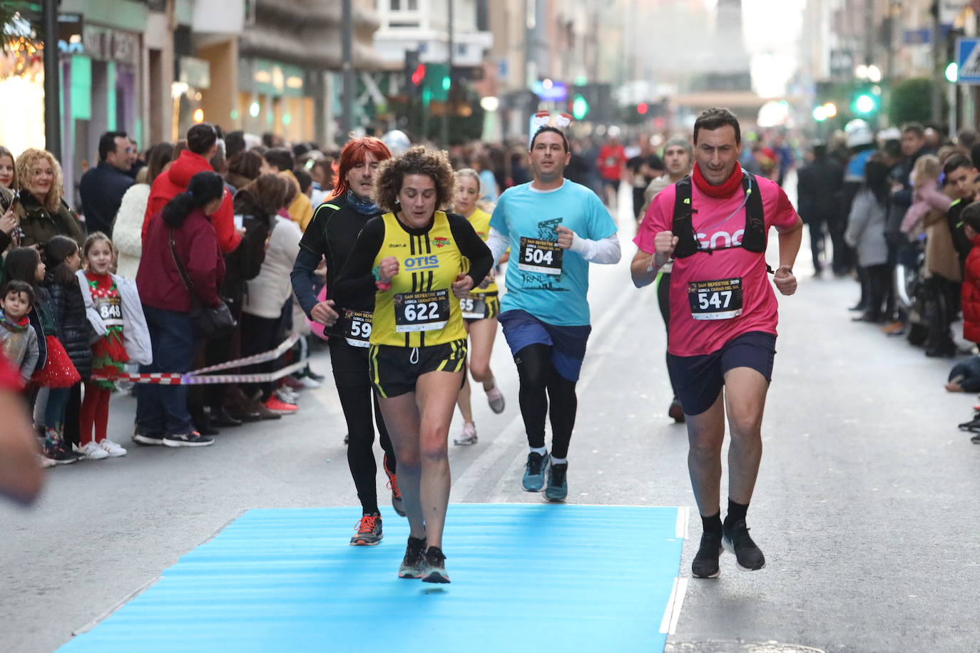 Más de 1.000 personas se unieron a la última carrera del año. 