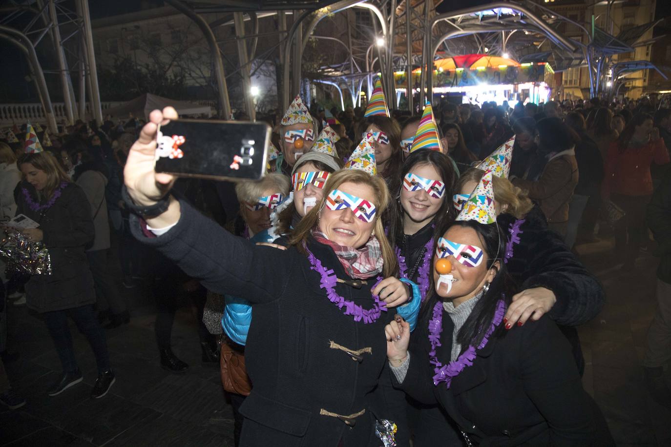 Los cartageneros recibieron al 2020 con sus mejores galas y muchas ganas de diversión.