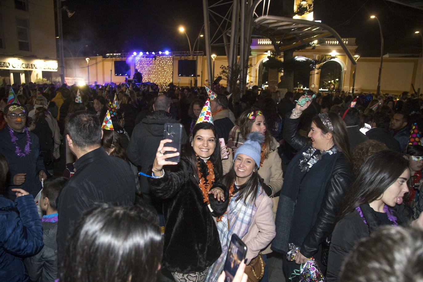 Los cartageneros recibieron al 2020 con sus mejores galas y muchas ganas de diversión.