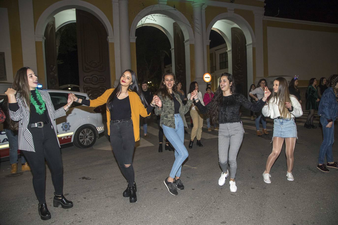 Los cartageneros recibieron al 2020 con sus mejores galas y muchas ganas de diversión.