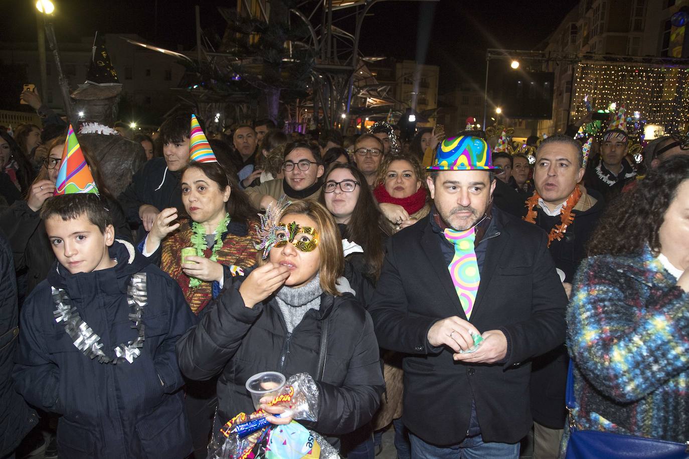 Los cartageneros recibieron al 2020 con sus mejores galas y muchas ganas de diversión.