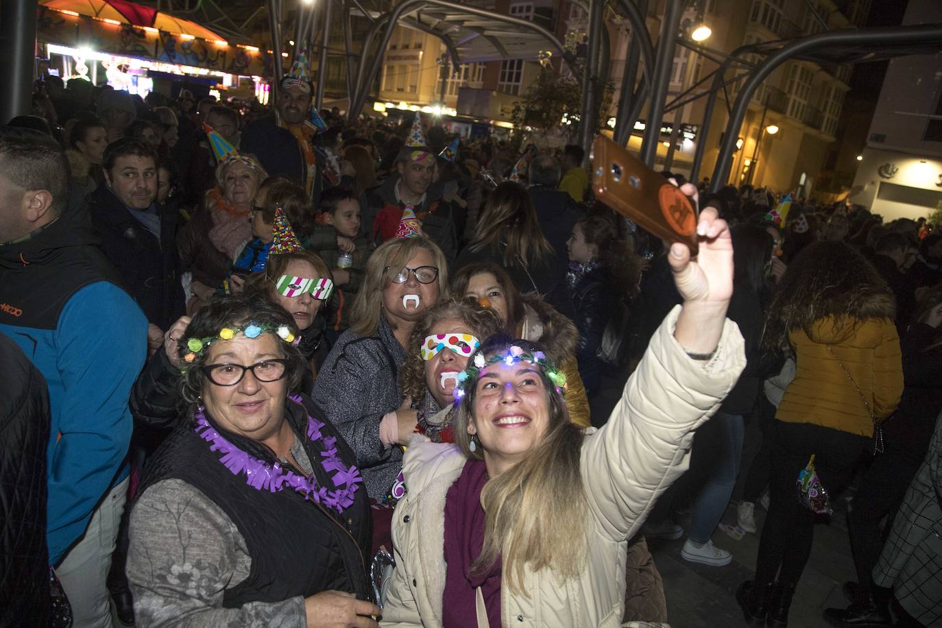 Los cartageneros recibieron al 2020 con sus mejores galas y muchas ganas de diversión.