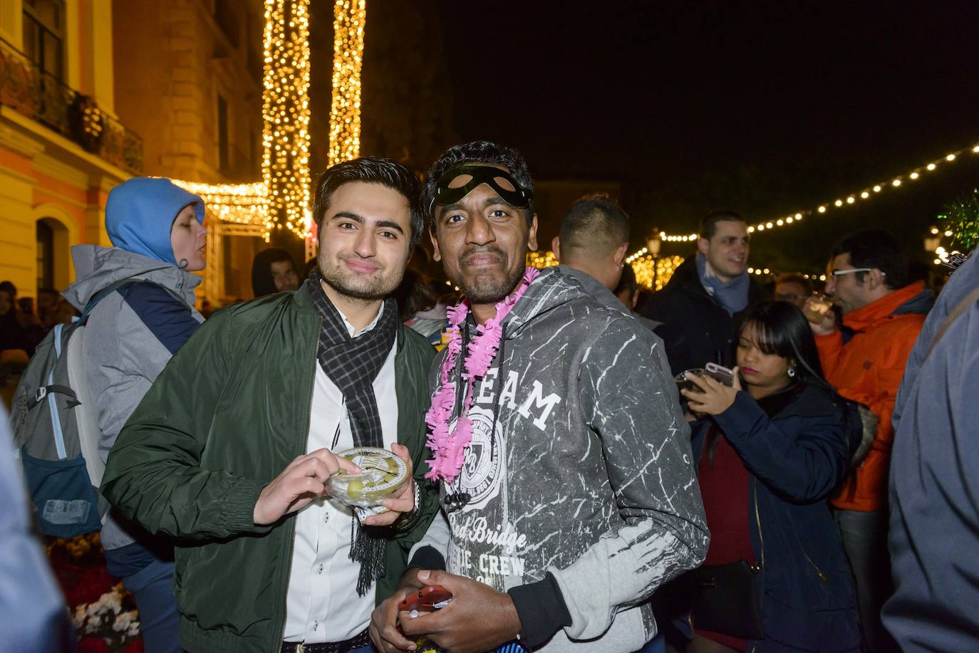 Las doce campanadas sonaron en la Glorieta de España para recibir con una fiesta al 2020.
